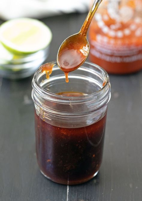 Honey Sriracha Sauce (Ready In 10 Minutes!) Sriracha Honey Sauce, Honey Sriracha Brussel Sprouts, Honey Sauce Recipe, Honey Siracha, Sriracha Sauce Recipe, Honey Sriracha Sauce, Easy Sauce Recipe, Sriracha Aioli, Honey Salmon