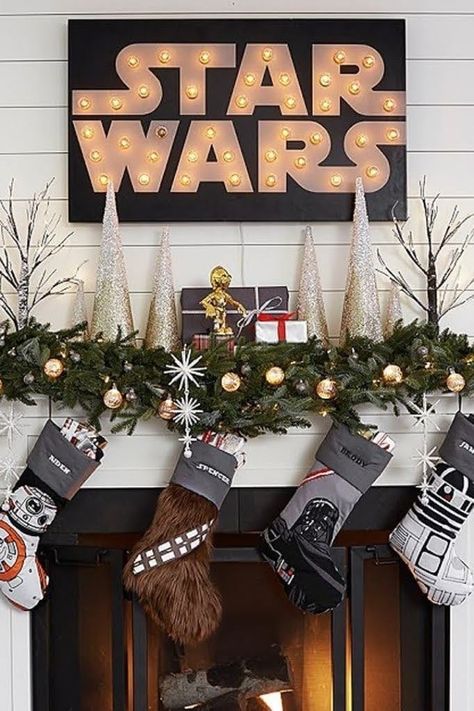 Star Wars Christmas Decorations, Decoracion Star Wars, Star Wars Christmas Tree, Nerdy Christmas, Geek Christmas, Star Wars Room, Star Wars Decor, Star Wars Diy, Star Wars Christmas