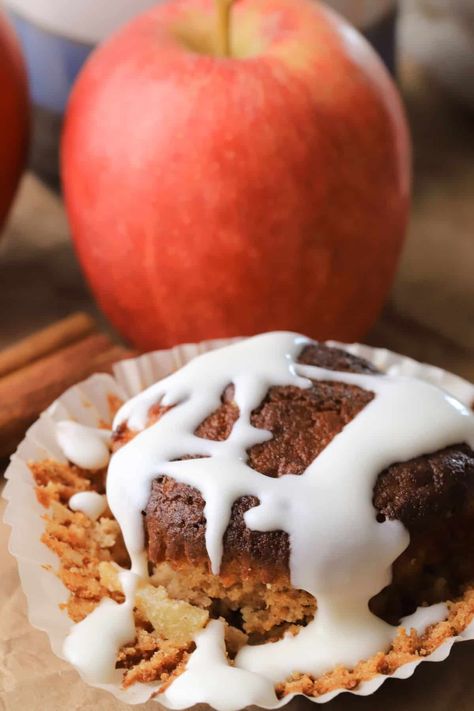 Low Carb Apple Cinnamon Muffins are a keto-friendly, sugar-free option for breakfast or snacks. Made with almond flour, cinnamon, and fresh apple chunks, these muffins are perfect for meal prep and packed with fall flavors without the carbs. Keto Apple Cinnamon Muffins, Keto Apple Cinnamon, Sugar Free Blueberry Muffins, Sugar Free Banana Muffins, Muffin Recipes Cinnamon, Apple Muffins Healthy, Sugar Free Carrot Cake, Sugar Free Muffins, Pumpkin Yogurt