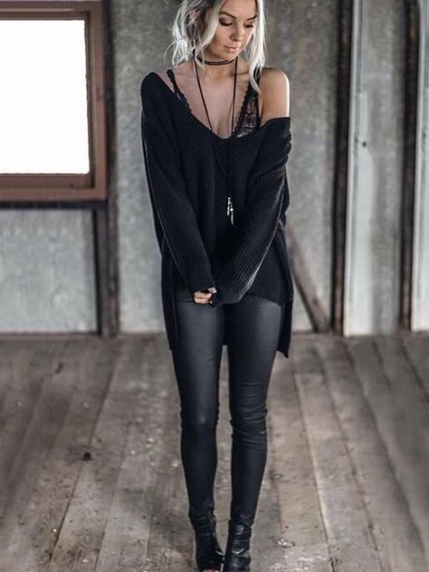 973a5f0ccbc4ee3524ccf035d35b284bdesc40226717ri Sweater Tops, Rock Punk, Looks Black, Black Women Fashion, All Black Outfit, Loose Sweater, Edgy Outfits, Looks Style, Ladies Dress Design