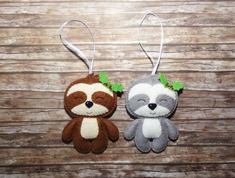 Sloth Felt Pattern, Felt Sloth, Christmas Ornaments Tree, Coeliac Disease, Felt Craft Projects, Christmas Sloth, Christmas Stockings Diy, Ornaments Tree, Felt Crafts Patterns