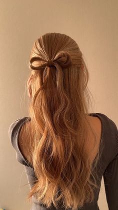 Cute Hair Ideas Half Up Half Down, Blonde Hair Styles Long Length, Hair Dance Ideas, Simple Hoco Hairstyles Straight, Boarding School Hairstyles, Hairstyles For Spirit Week, School Hairstyles Pictures, Hairstyles For Medium Length Straight Hair Easy, Hair Styles For Blonde Medium Length