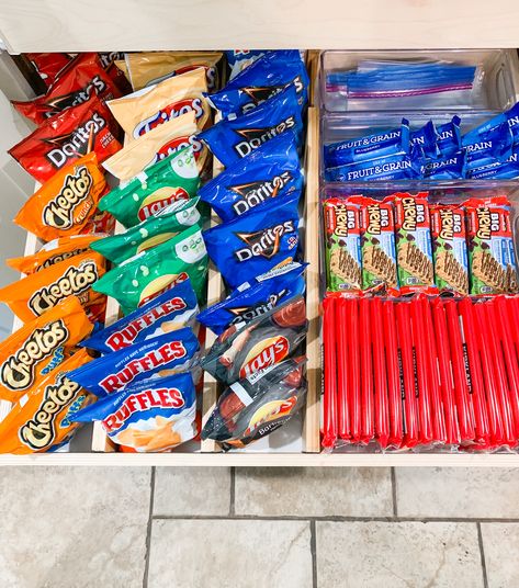 Snack Cabinet In Bedroom, Snack Bar At Work, Office Snack Drawer Ideas, Kids Pantry Snacks, Work Snack Drawer, Kids Snack Drawer, Snack Area In Bedroom, Snack Cabinet Organization, Office Snack Station Ideas