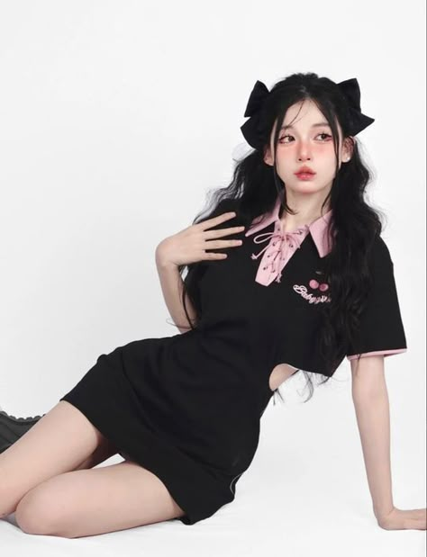 Cutesy Poses, Halfbody Pose, Korean Grunge Aesthetic, Fullbody Pose, Korean Grunge, Aesthetics Outfits, Grunge Aesthetics, 일본 패션, Female Pose Reference