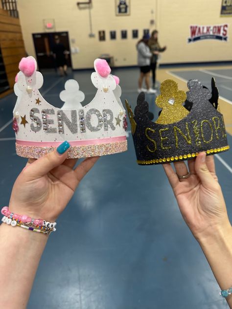 Senior Step Up Day Crowns, Senior Crown Ideas For Boys, Senior Crown Ideas Diy High Schools, Senior Era, Senior Year Diy, Senior Year Things, Senior Year Fun, Senior Crown Ideas, Senior Crowns