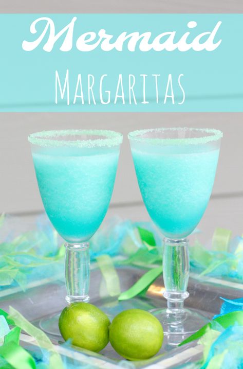 Mermaid Drink, Raspberry Cocktail, Perfect Margarita, Cocktails Bar, Boozy Drinks, Blue Mermaid, Alcohol Drink Recipes, Drinks Alcohol Recipes, Daiquiri