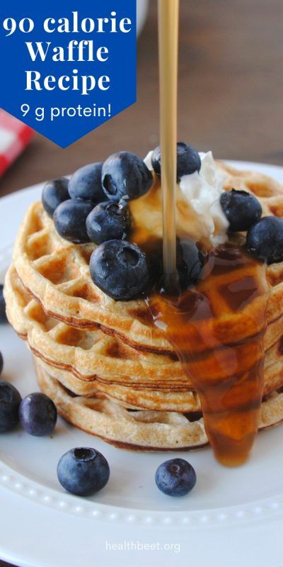 Low Fat Waffle Recipe, Low Calorie Waffle, Low Calorie Waffle Recipe, Yogurt Waffle Recipe, Greek Yogurt Waffles, Mini Waffle Recipe, Low Calorie Pancakes, Calorie Breakfast, Low Calorie Protein