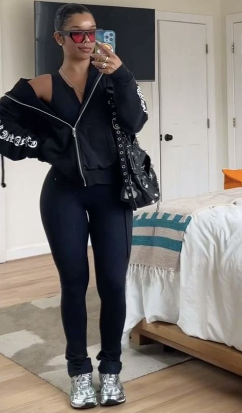 Black Sweat Set Outfit, Chilled Outfits Black Women, Chill In The House Outfits, Yoga Pants Outfit Black Woman, Lazy Outfits Black Women, Athleisure Black Women, Athletic Outfits Black Women, Chill Winter Outfit Black Women, Cute Comfy Outfits Black Women