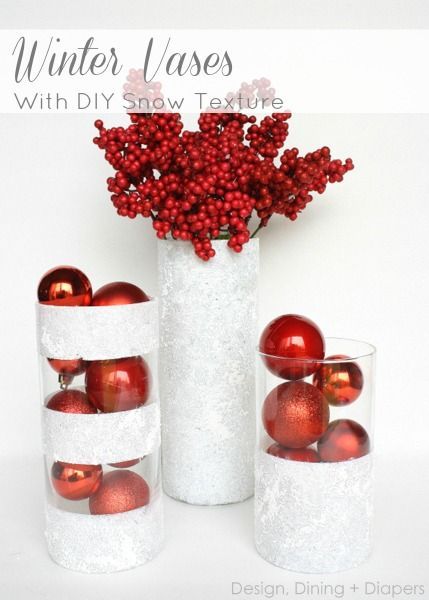 DIY Christmas Centerpiece | Create a cheap yet chic Christmas or winter centerpiece with glass cylinders from the dollar store! Change the filler and completely change the look! Diy Christmas Decorations Dollar Store, Dollar Store Christmas Decor, Dollar Store Christmas Decorations, Dollar Store Christmas Crafts, Winter Centerpieces, Christmas Garlands, Dollar Store Christmas, Christmas Centerpieces Diy, Dollar Tree Christmas