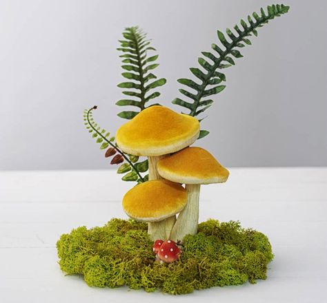 Mushroom wedding centrepieces Forest Sweetheart Table, Wedding Mushroom, Bunting Ideas Vintage Style, Woodland Wedding Favors, Shrek Wedding, Woodland Table, Woodland Wedding Venues, Woodland Theme Wedding, Woodland Wedding Invitations