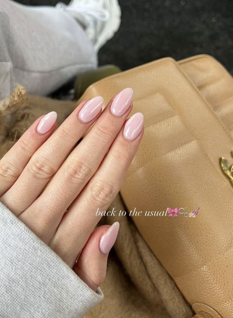 Pastel Almond Nails, Manikur Kuku, Minimal Nails, Summery Nails, Basic Nails, Classy Acrylic Nails, Soft Nails, Nagel Inspo, Nails 2024