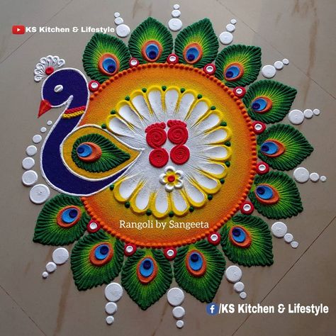 7,355 Likes, 18 Comments - Art by Sangeeta (@artbysangeeta) on Instagram: “To watch the video, link in bio. Colour- Rangoli Powder Dropper- Glue bottle Enjoy the art with…” Dasara Rangoli Designs Latest, Rangoli For Dasara, Free Hand Rangoli Designs With Colours, Ragoli Color Design, Dasara Rangoli, Rangoli Designs Videos, Rangoli Drawing, Colours Drawing, Best Rangoli Design