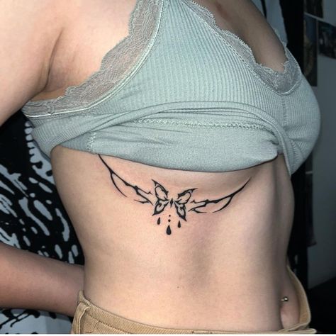 Tattoo Costillas, Tattoo Under Chest, Under Chest Tattoo, Emo Tattoos, Cage Tattoos, Rib Tattoos For Women, Waist Tattoos, Ribcage Tattoo, Stomach Tattoos