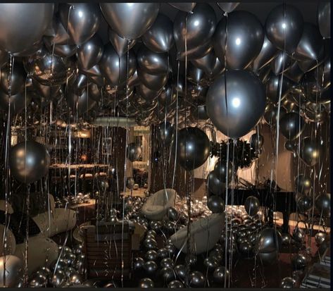 Birthday Decorations Sweet 16, The Weeknd Birthday, 18th Birthday Party Themes, 21st Bday Ideas, Sweet 16 Themes, 20th Birthday Party, Eighteenth Birthday, Sweet 16 Decorations, House Of Balloons