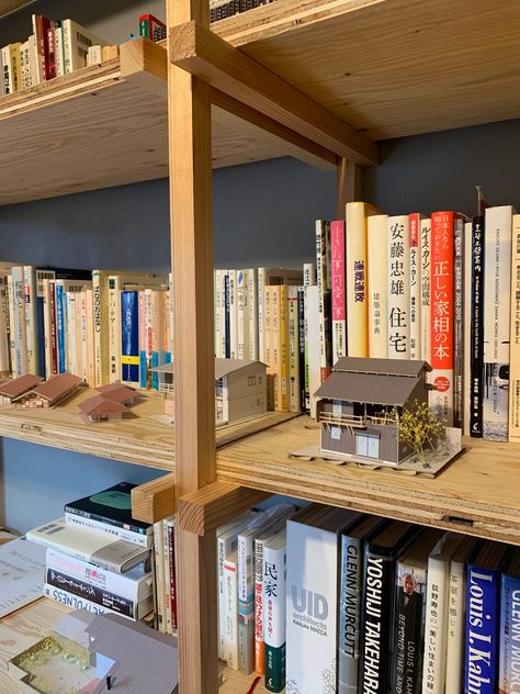 Home Bookshelves, Art Studio Space, Shelving Design, Plywood Furniture, Modular Furniture, Woodworking Furniture, Shelf Design, Miniature Model, Diy Bed