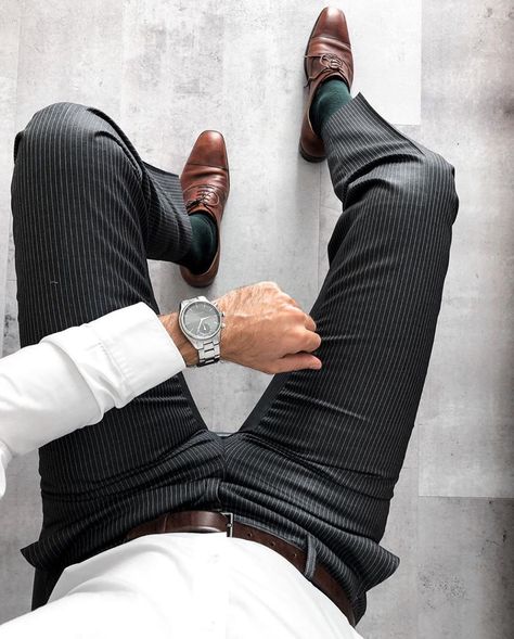 Men’s Law on Instagram: “Fresh #menslaw” Brown Shoes With Black Pants, Black Pants With Brown Shoes, Shoes With Black Pants, Black Pants Brown Boots, Look Book Outfits, Black Pants Brown Shoes, Grey Pants Brown Shoes, Dark Brown Dress Shoes, Mens Brown Dress Shoes