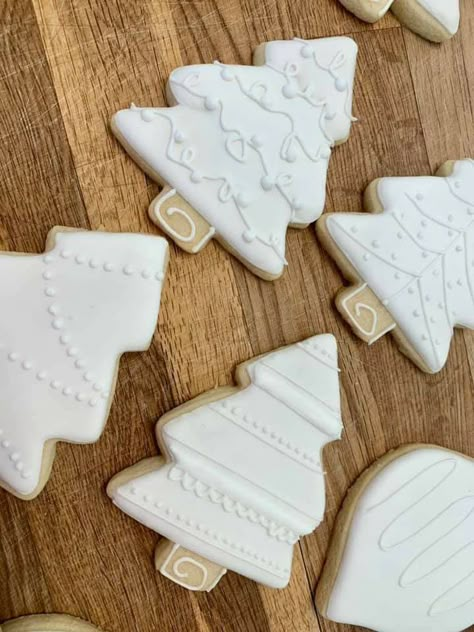 White Gingerbread Cookies, White Christmas Tree Sugar Cookies, White Decorated Christmas Cookies, White Christmas Cookies Royal Icing, White Christmas Tree Cookies Decorated, White Christmas Cookies Decorated, White Christmas Tree Cookies, White Christmas Sugar Cookies, White Christmas Cookies