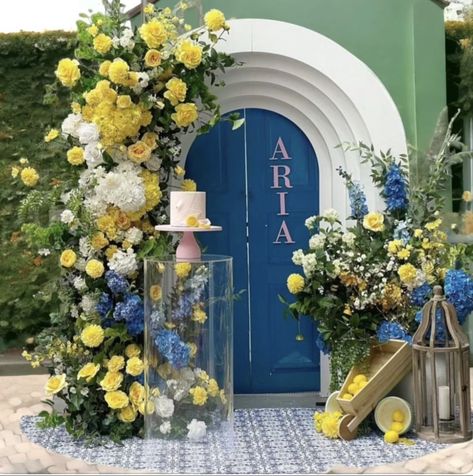 Outdoor Wedding Props, Lemon Floral Arrangements, Lemon Backdrop, Lemon Decorations, Lemon Themed Wedding, Lemon Themed Bridal Shower, Easter Flower Arrangements, Event Stylist, Flower Arrangement Designs