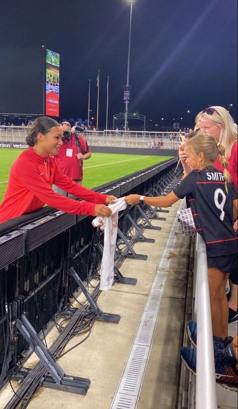 Sophia Smith Soccer, Soccer Aesthetic, Us Women's National Soccer Team, Soccer Hair, Portland Thorns, Uswnt Soccer, Sophia Smith, Soccer Photography, Soccer Inspiration