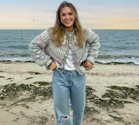 Meet Meredith Hayden: The Hamptons Chef Behind WishBone Kitchen on TikTok Meredith Hayden Style, Private Chef Hamptons, Private Chef Aesthetic, Meredith Hayden, Wishbone Kitchen, Hamptons Fashion, Aesthetic Photoshoot, Winter Street, Private Chef