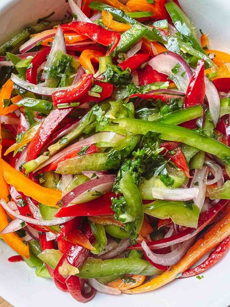 Recipe With Bell Peppers, Bell Pepper Salad, Cilantro Recipes, Pepper Steak Recipe, Stuffed Peppers Healthy, Pepper Salad, Slow Cooked Meat, Cilantro Lime Dressing, Bell Pepper Recipes