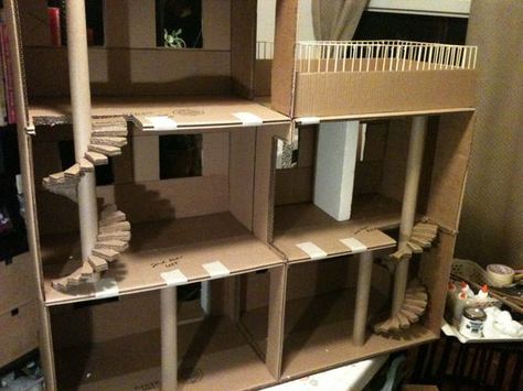 Monster High Dollhouse, Monster High House, Mini Homes, Cardboard Dollhouse, Diy Barbie House, Diy Barbie Furniture, Doll House Plans, Dollhouse Ideas, Cardboard House