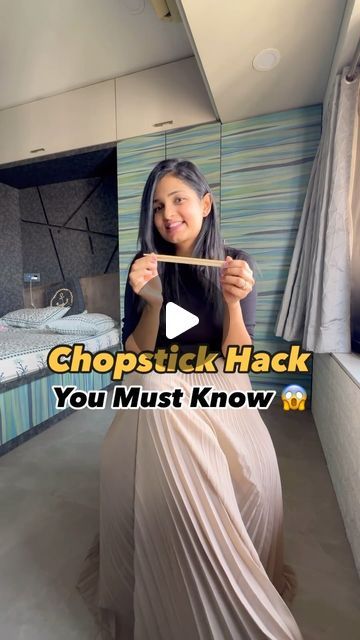 Thetastyelements on Instagram: "Become A Pro In Using Chopsticks 😂🤫  Learn Full Proof Chopsticks Hack . . Save & Share This One & Try Yourself  . . #thetastyelements #reels #reelitfeelit #reelsviralvideo #chopstick #hack #chopsticks #koreanstyle #easyhack #tutorial #chinesefood #asianfood #explorepage✨" How To Hold Chopsticks, Kitchen Hacks Cooking, Kitchen Hacks Food, Using Chopsticks, Health Heal, Scarf Women Fashion, Amazing Life Hacks, Simple Life Hacks, March 30