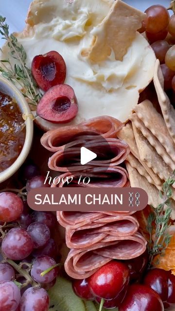 Nicolle | Cheese, Wine, Easy Appetizers & Recipes on Instagram: "Salami Chain ⛓  If you need a different way to style your salami for a charcuterie board or appetizer, here it is! 🧀☺️  Super easy way to make your salami slices look elevated on a board!   SAVE for your next charcuterie board ✅  • • • #huffposttaste #tastingtable #foodie #foodstyling #eeeeeats #gofinding #cheeseboard #wineandcheese #feedfeed #todayfood #foodandwine #TOHfoodie #tastemademedoit #eastcoastfoodies #winelover #thekitchn #foodandwine #foodart #salami" How To Fold Ham Charcuterie, Salami Chain, Easy Appetizers Recipes, Chacuterie Board, Cheese And Charcuterie Board, Meat Trays, Sliced Salami, Cheese Wine, Antipasto Platter