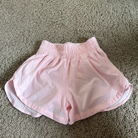 Perfect Condition Never Worn And Amazing For Kids, Teens And Athletics. Pink Lululemon Shorts, Cute Lululemon Outfits, Lululemon Kids, Shorts For Girls, Pink Lululemon, Lululemon Speed Up Shorts, Lululemon Outfits, Athletic Clothes, Shorts Lululemon