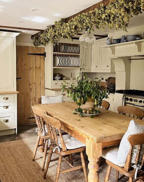 Estilo Cottage, English Farmhouse, English Cottage Decor, Cottage Inspiration, Cottage Interior, Cottage Kitchens, Style Cottage, Cottage Interiors, Farmhouse Interior