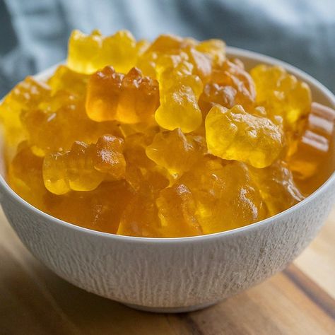 Make your own tasty DIY honey and lemon gummy bear recipe with our step-by-step guide! Dandelion And Honey Gummy Bears, Honey Gummy Bears, Boozy Gummy Bears Recipe, Honey Gummies, Gummy Bear Recipe, Diy Honey, Gummies Recipe, Bear Recipes, Honey Diy