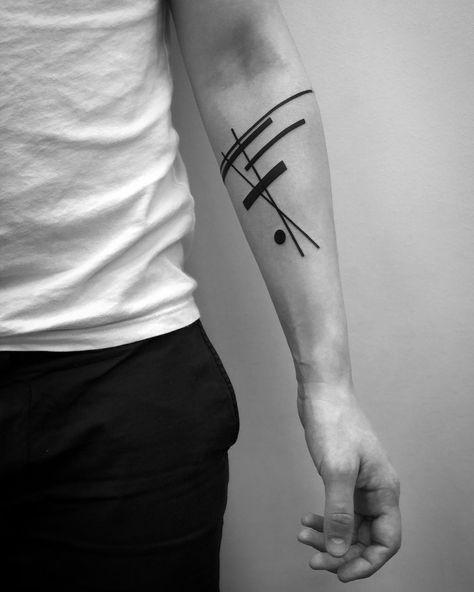 Straight Line Tattoo, Geometric Art Tattoo, Rib Tattoos For Guys, Master Tattoo, Minimalistic Tattoo, Tattoo Patterns, Circle Tattoos, Coffee Tattoos, Wrist Tattoos For Guys