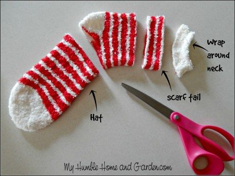 How To Make An Adorable Sock Snowman! - My Humble Home and Garden Diy Snowman Crafts, Sock Snowman Craft, Diy Snowman Decorations, Snowman Diy, Snowman Crafts Diy, Sock Snowman, Sock Crafts, Diy Posts, Diy Snowman