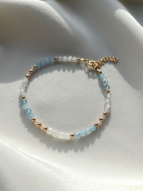 Beaded Bracelets Ideas Diy, Simple Cute Bracelets, Bracelet Design Beads, Dainty Bracelets Diy, Simple Bracelets Diy Beads, Bracelet Beaded Ideas, Simple Beaded Bracelets Diy, Small Beads Bracelets Ideas, Dainty White Rose Quartz Jewelry