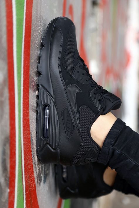 #nike #airmax90 #totalblack http://www.capsulesneakers.com/blog/nike-celebra-el-25-aniversario-de-su-air-max-90-unete-a-la-fiesta/ Airmax 90 Outfit, Nike Airmax 90 Black, Nike Air Max 90 Women Outfit, Nike Airmax 90, Nike Air Max 90 Women, Airmax Nike, Air Max 90 Black, Cheap Nike Shoes, Black Outfit Men