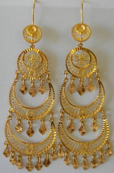 21k Gold Jewelry, Bengali Jewellery, Middle East Jewelry, Unique Gold Jewelry Designs, Gold Jhumka Earrings, Gold Jewellry, Bridal Jewelry Vintage, Gold Earrings Wedding, Gold Necklace Indian Bridal Jewelry