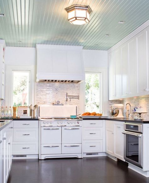 turquoise beadboard ceiling in the kitchen. Yes please!! Julia Child Kitchen, Vintage Stoves, Blue Ceilings, Beadboard Ceiling, House Of Turquoise, Kitchen Ceiling, Colored Ceiling, Ideas Hogar, Unique Kitchen