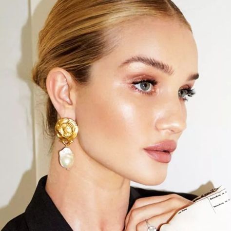 15 Products to Achieve Rosie Huntington-Whiteley's Glow Fresh Wedding Makeup, Amazing Wedding Makeup, Natural Summer Makeup, Wedding Hairstyles And Makeup, Best Wedding Makeup, Wedding Makeup Tips, Make Up Inspiration, Summer Makeup Looks, Event Makeup