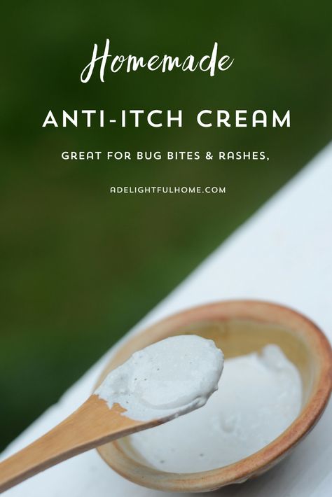 Homemade anti-itch cream - great for bug bites and skin rashes. Diy Anti Itch Cream, Anti Itch Remedy, Rashes Remedies, Calamine Lotion, Salve Recipes, Home Remedies For Skin, Shower Products, Skin Rashes, Anti Itch Cream