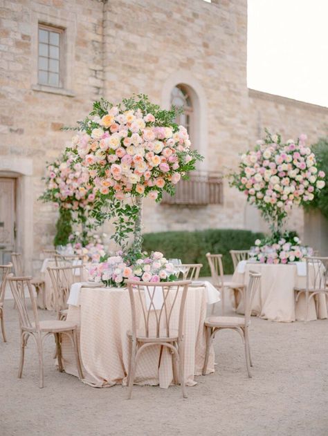 The Evolution of the Garden Rose | Florists' Review Wedding Decorations Round Table, David Austin Wedding, Flower Centrepieces, Reception Table Design, Tall Flower Arrangements, Bows And Arrows, Summer Wedding Reception, Rose Centerpieces, Floral Chandelier