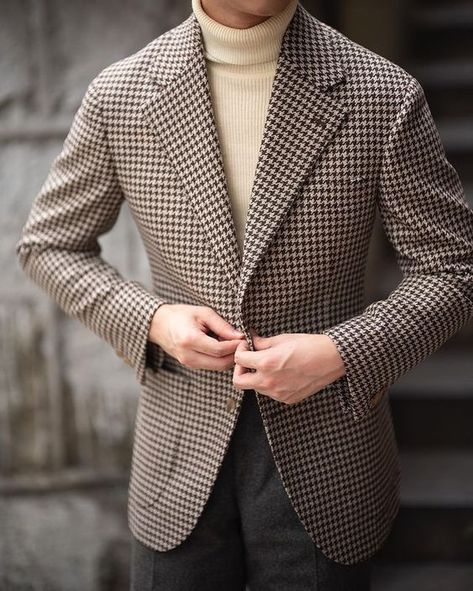 Houndstooth Blazer Outfit Men, Turtle Neck Tshirt, Houndstooth Blazer Outfit, Turtle Neck Outfits, Houndstooth Suit, Informal Dress, Classic Menswear, Casual Fridays, Style Inspiration Casual