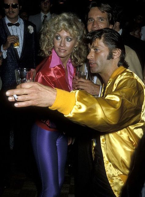 olivia newton john studio 54 Studio 54 Fashion 1970s, Studio 54 Hair, Studio 54 Aesthetic, Studio 54 Party Outfits, Celebrities Partying, Studio 54 New York, Studio 54 Fashion, Studio 54 Outfits, Studio 54 Party