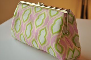 Video--Make a Clutch Purse - Cleverly Inspired Clutch Purse Tutorial, Clutch Purse Pattern, Diy Clutch Purse, Best Leather Wallet, Coin Purse Tutorial, Diy Clutch, Purse Tutorial, Frame Purse, Diy Bags Purses