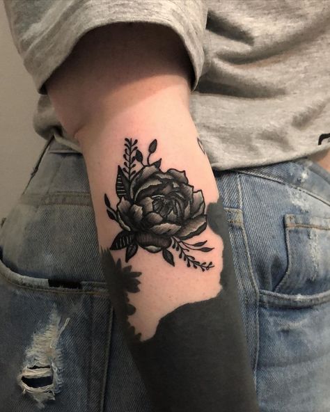 #Tattoos,blackout tattoo Black Coverup Tattoo Ideas, Black Peony Tattoo Cover Up, Black Flower Tattoo Cover Up, Blackout Tattoo Coverup, Flower Tattoo Cover Up, Dark Tattoo Cover Up Ideas, Black Cover Up Tattoos For Women, Tattoos To Cover Other Tattoos, Dark Flowers Tattoo