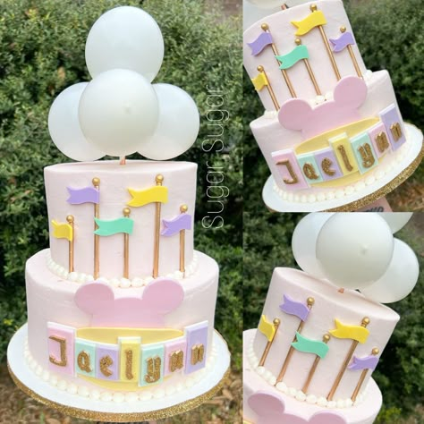 Disneyland Cakes Birthday, Disneyland Birthday Cake Ideas, One Year Old Disney Birthday, Disneyland Theme Dessert Table, Disneyland Themed Cake, Walt Disney World Party Theme, Disney World Cakes Birthday, Walt Disney Birthday Party Ideas, Disneyland Dessert Table