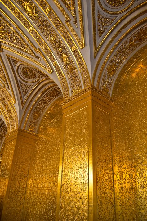 The Gold - Details of the wall at the Gold Drawing-room of Hermitage museum (Saint Petersburg, Russia). The Magic Faraway Tree, Gold Drawing, Gold Everything, Hermitage Museum, All That Glitters Is Gold, Gold Aesthetic, Shades Of Gold, Yellow Aesthetic, Gold Rush