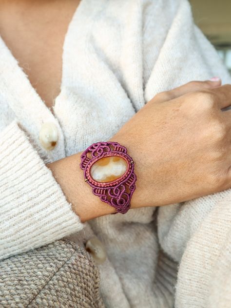 Geode Agate Macrame Bracelet, Micro Macrame, Dainty Bracelet, Handmade Jewelry, Simple Beaded Bracelet, Birthstone Jewelry, Men Gift Ideas - Etsy UK Macrame Jewelry Patterns, Simple Beaded Bracelets, Men Gift Ideas, Macrame Bracelet Tutorial, Macrame Bracelet Patterns, Jewelry Men, Micro Macramé, Dainty Bracelet, Jewelry Simple