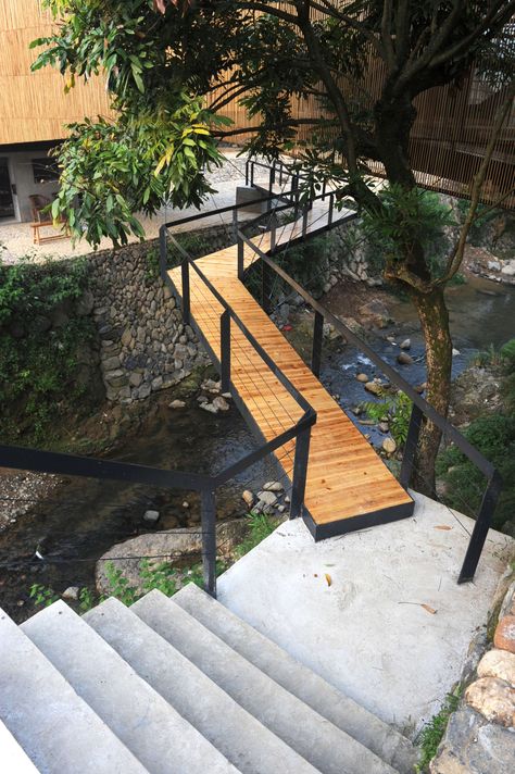 Li Xiaodong Atelier · Bridge School Wooden Bridge Garden, Yard Bridge, Backyard Bridges, Outdoor Ramp, Outdoor Bridges, Aga Khan, Front Yard Landscaping Simple, Bridge Design, Front Yard Landscaping Ideas