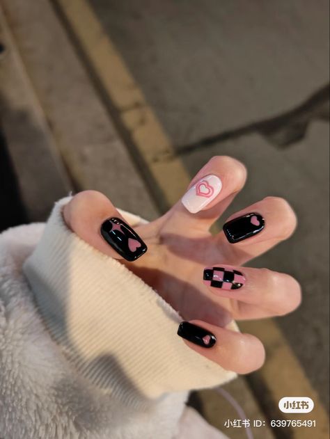 Nail Art Blackpink, Blackpink Nails Designs, Blackpink Nail Art, Kuku Pink, Korean Nail Art Aesthetic, Blackpink Nails, Aesthetic Nail, Nail Tutorial Videos, Nail Art Diy Easy