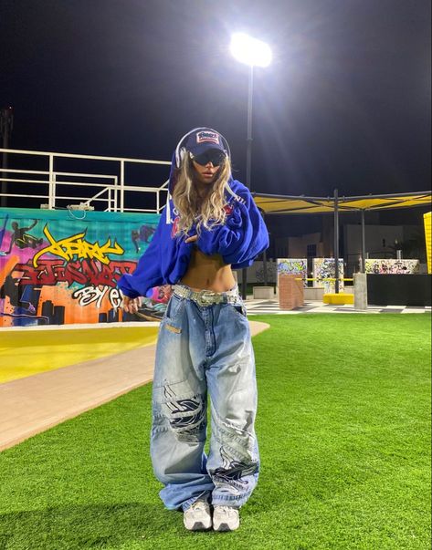 Y2k Womens Fashion Hip Hop, All Baggy Outfit, Shein Baggy Outfits, Streetwear Y2k Fashion Women, Y2k Streetwear Women, Baggy Baggy Jeans, Street Y2k Outfits, Y2k Jorts Baggy, Baggy Y2k Style